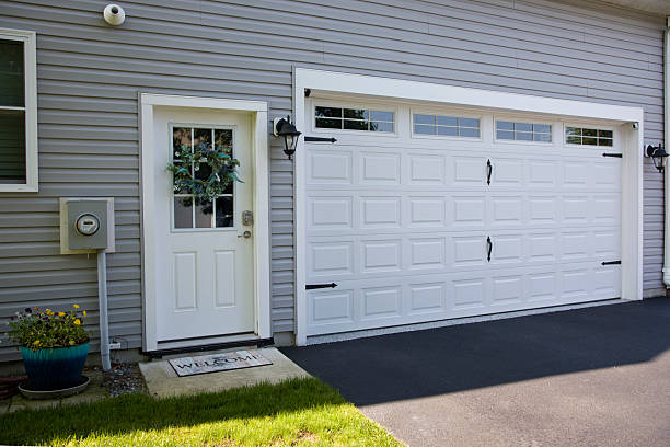 24/7 Emergency Garage Door Installation experts in Medina, WA